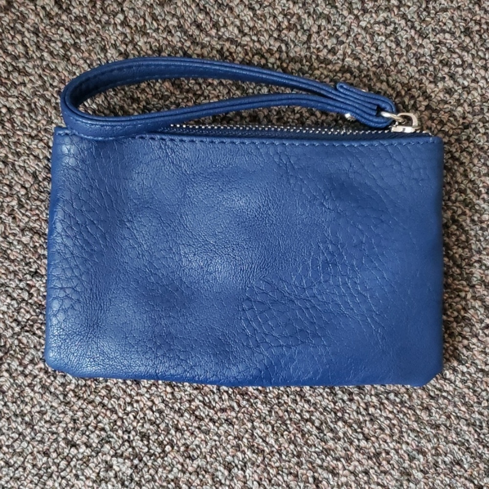 Small Clutch - Picture 2 of 2